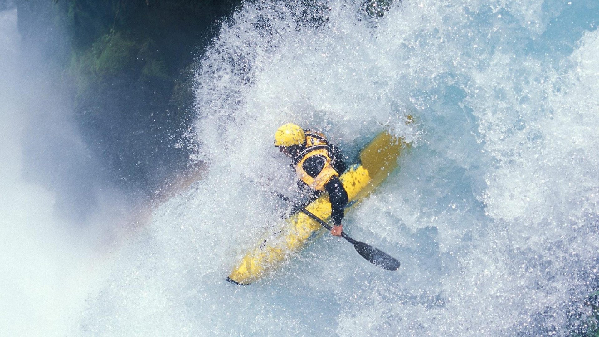 _水上漂流：在河流溪谷中进行的极限挑战_，水上漂流运动满足的条件